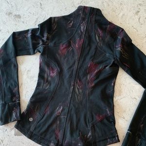 Lululemon - Black with floral pattern long sleeve